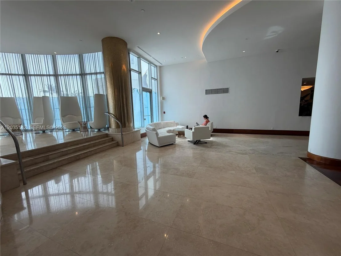 Photo of Unit 310 at 5161 Collins Ave