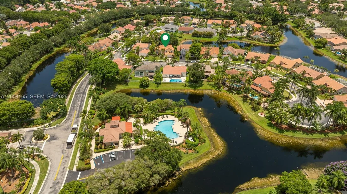 Photo of 524 Water Pt