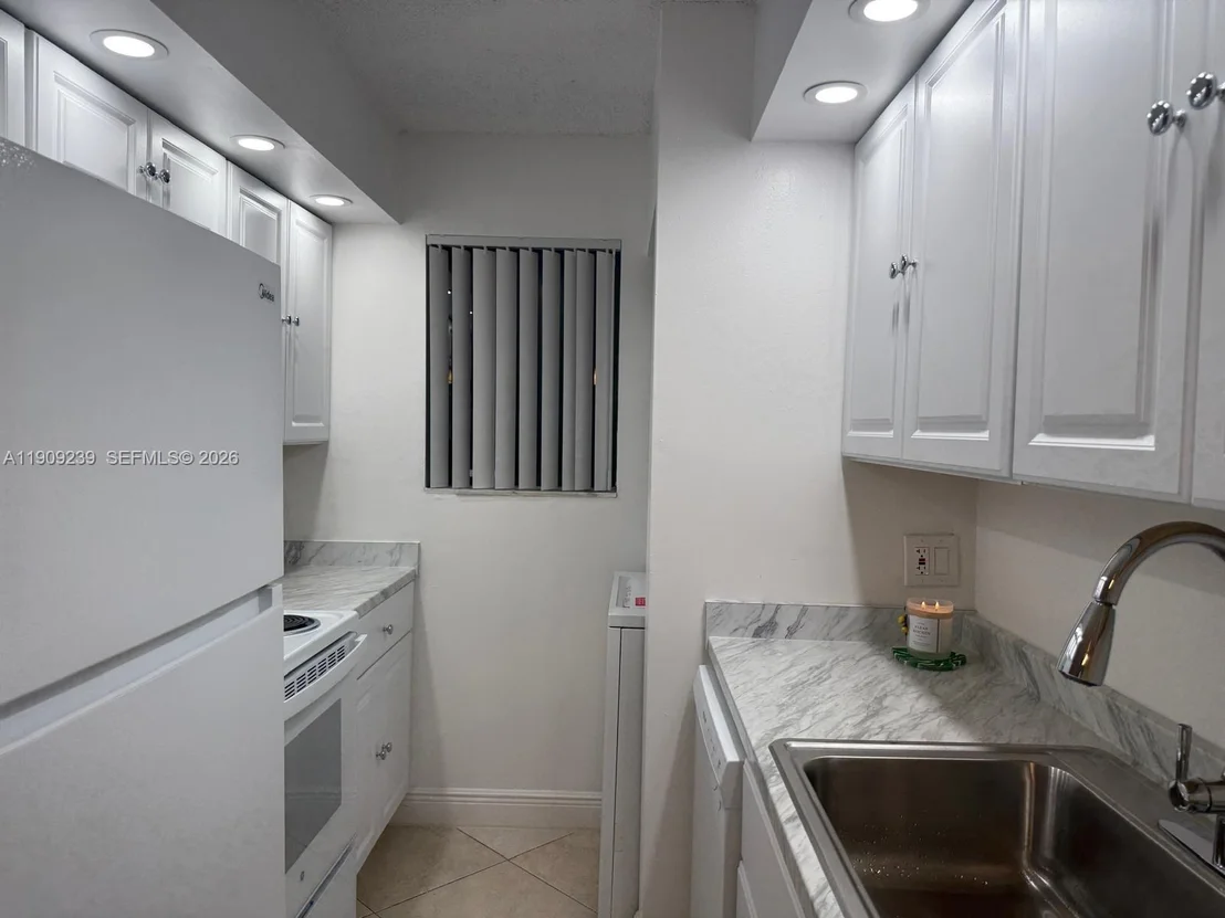 Photo of Unit 105 at 523 Trace Cir
