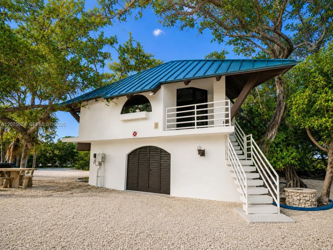 Photo of 1557 Long Beach Dr