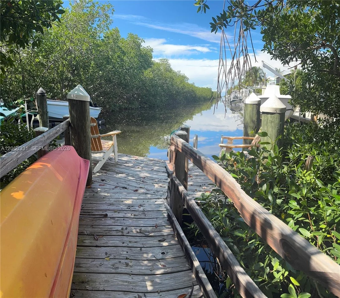 Photo of 102 Venetian Dr