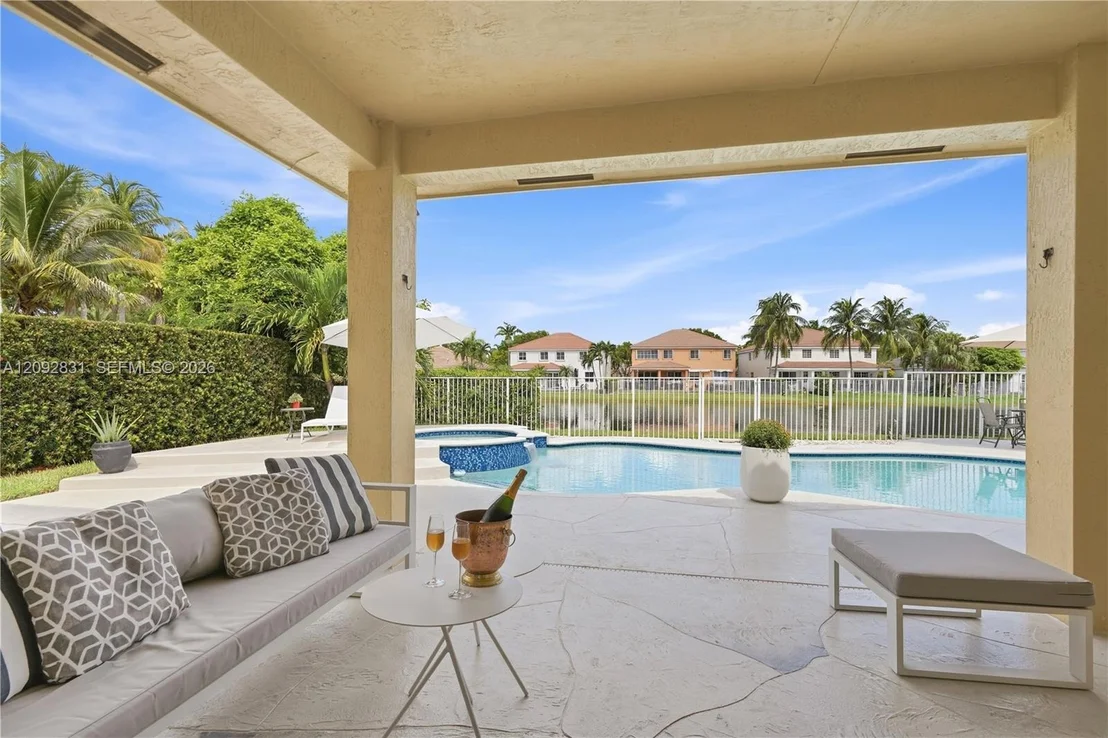 Photo of 1612 Blue Jay Cir
