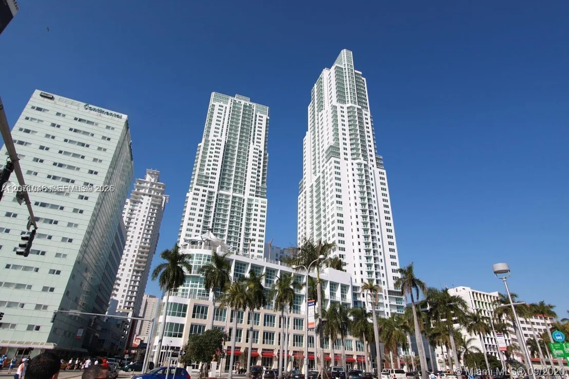 Photo of Unit 1707 at 244 Biscayne Blvd