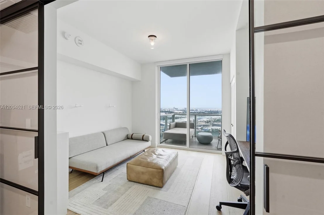 Photo of Unit 4103 at 244 Biscayne Blvd