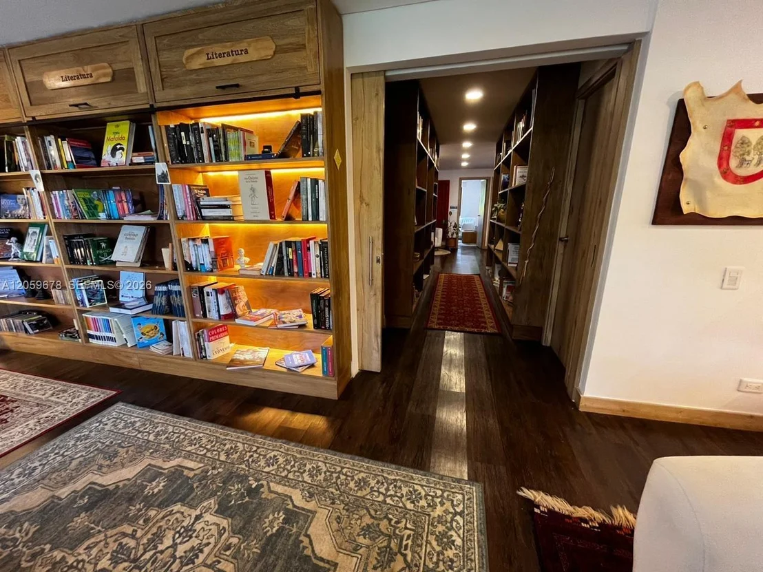 Photo of 123 El Retiro