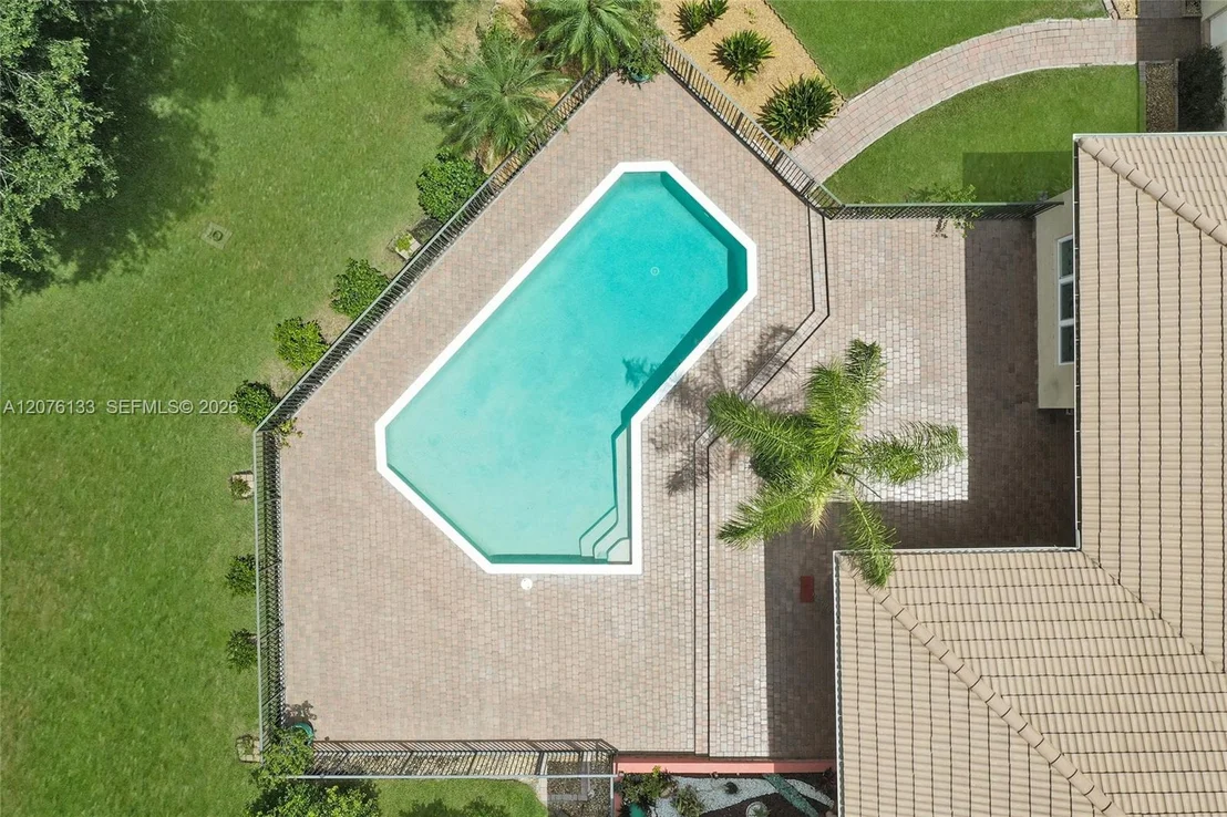 Photo of 2725 Hunter Rd