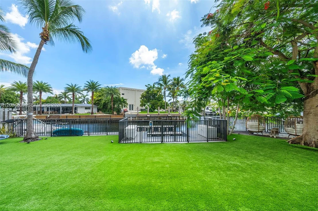 Photo of 12905 Ixora Rd