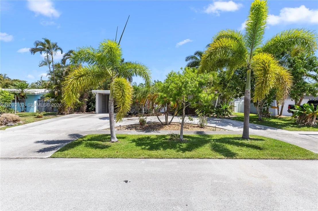 Photo of 809 SE 14th Dr