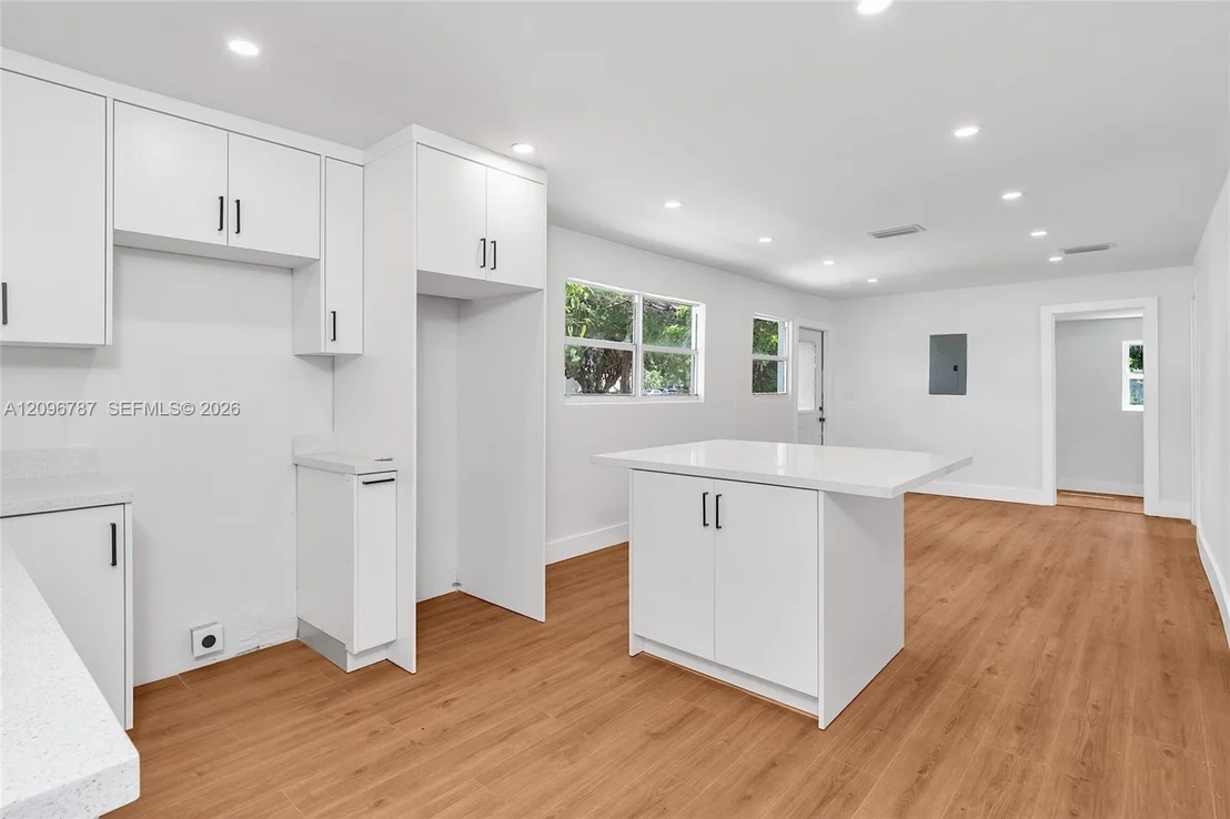 Photo of 1046 Jann Ave
