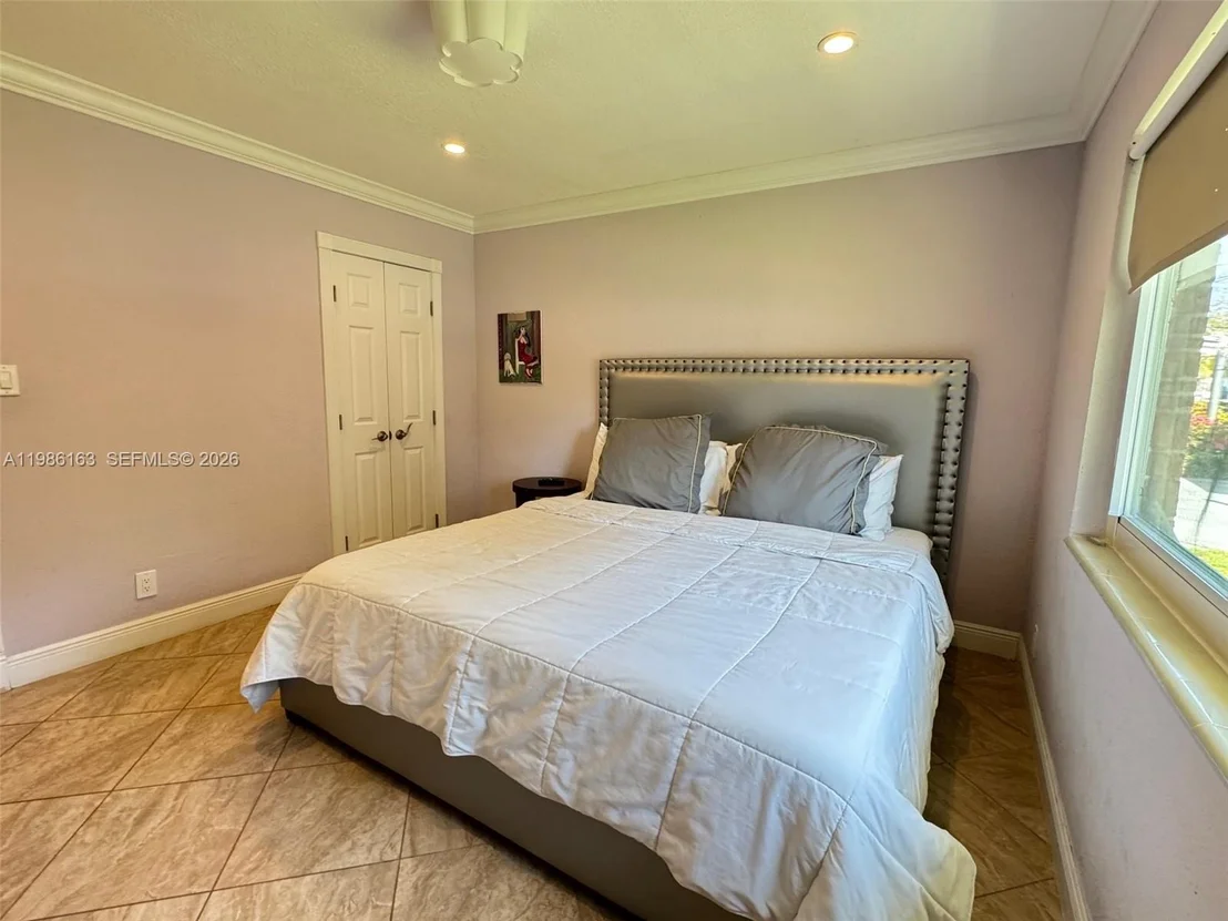 Photo of 2355 SE 7th St
