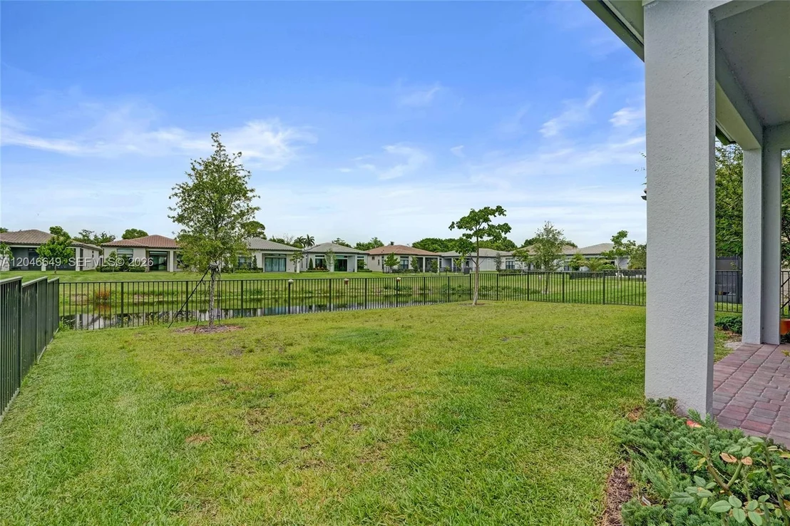 Photo of 8147 Juniper Dr
