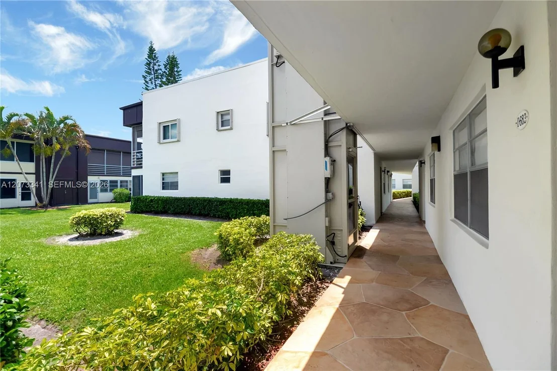Photo of Unit 708 at 708 Normandy O
