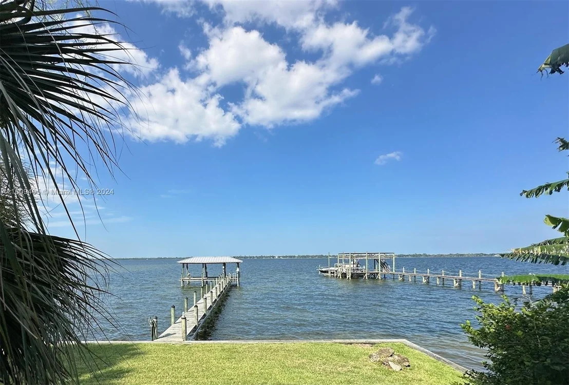 Photo of 1613 N Indian River Drive