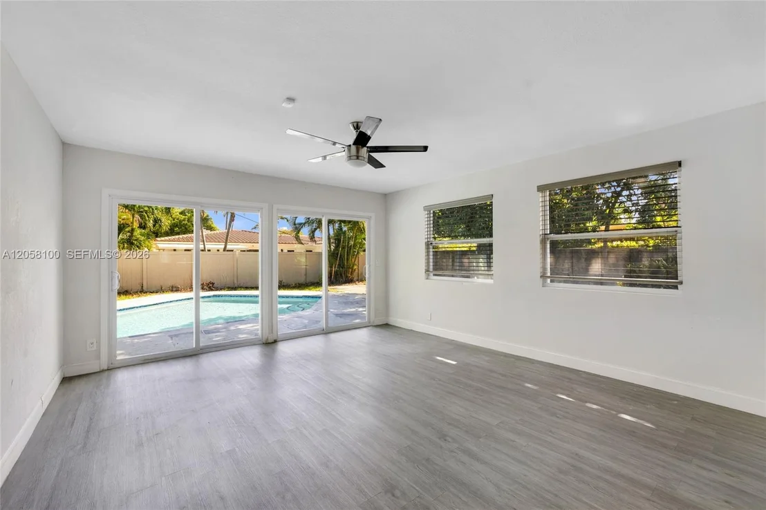 Photo of 3405 Robbins Rd