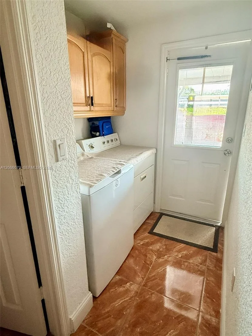 Photo of 343 W 11th St