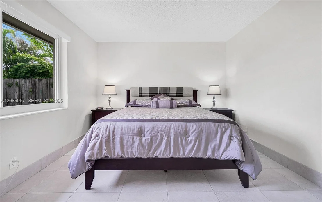 Photo of 1031 SE 14th Dr