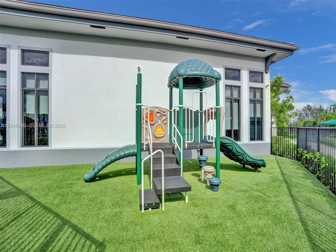 Photo of 8147 Juniper Dr