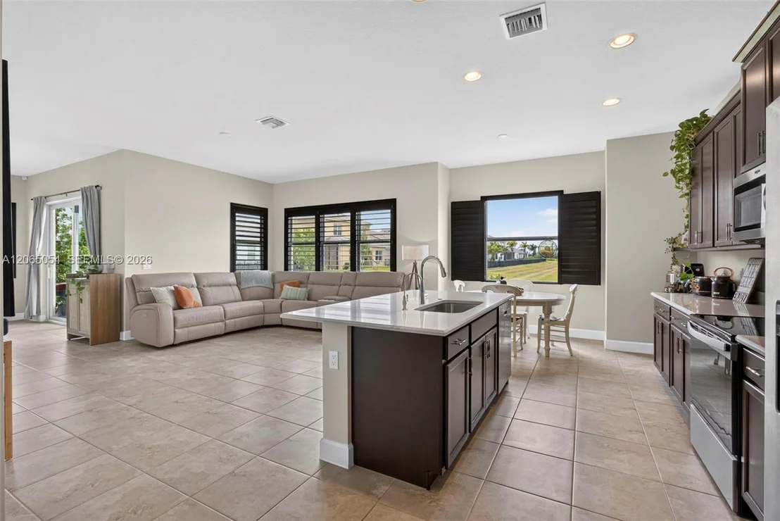 Photo of 5691 Bristlecone Commoms