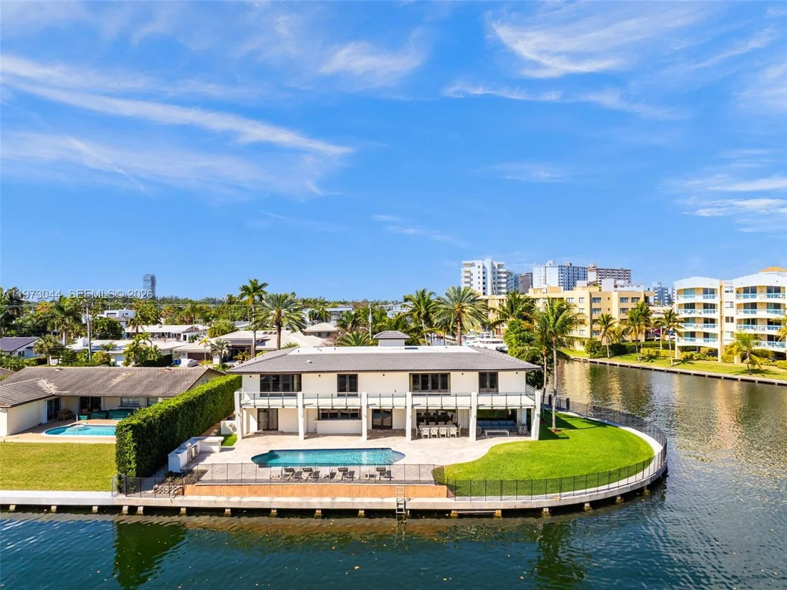 Photo of 501 Hibiscus Dr