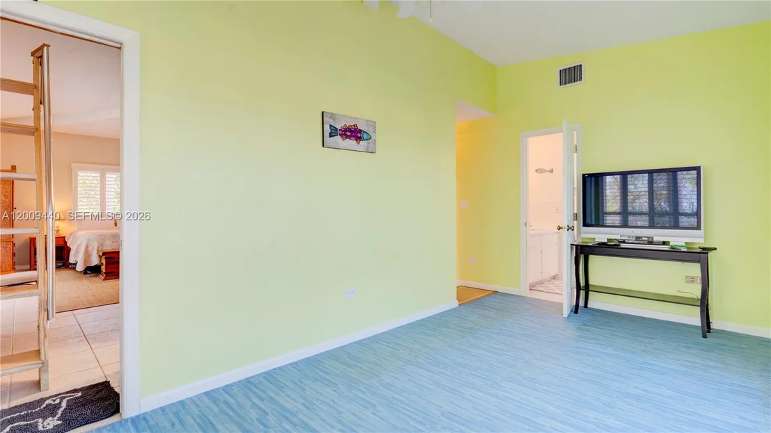 Photo of 1101 Mastic Street