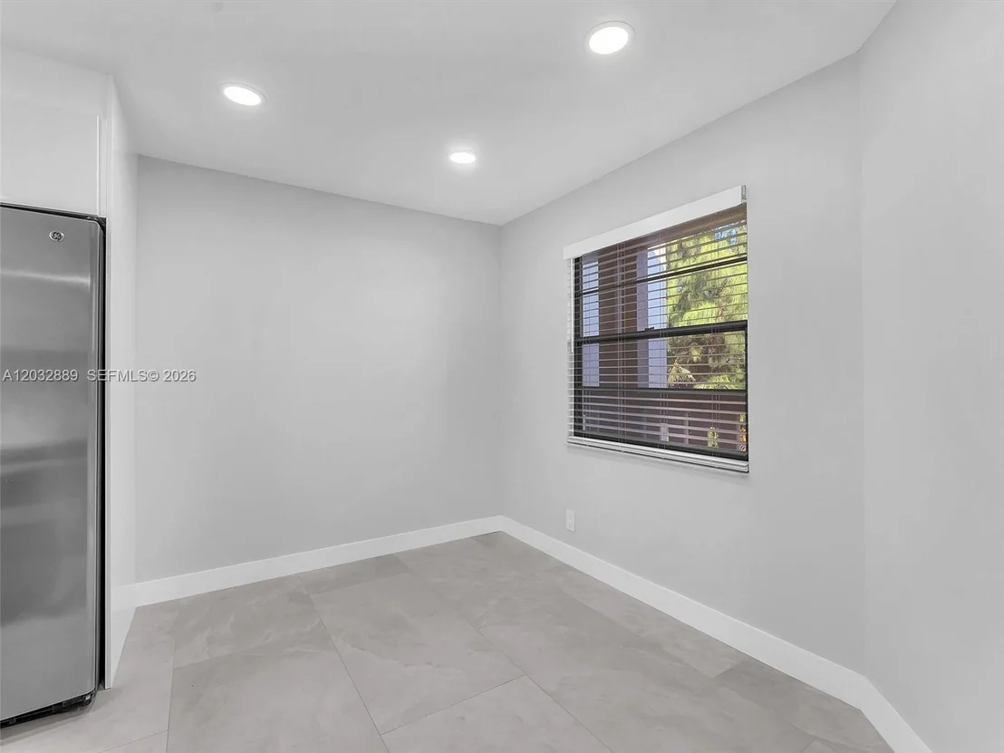 Photo of Unit F3 at 1601 ABACO DR