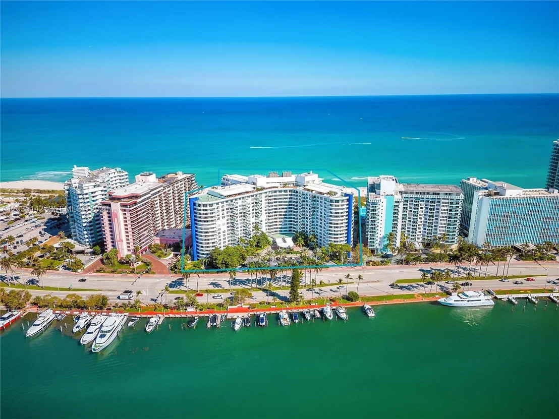 Photo of Unit 310 at 5161 Collins Ave