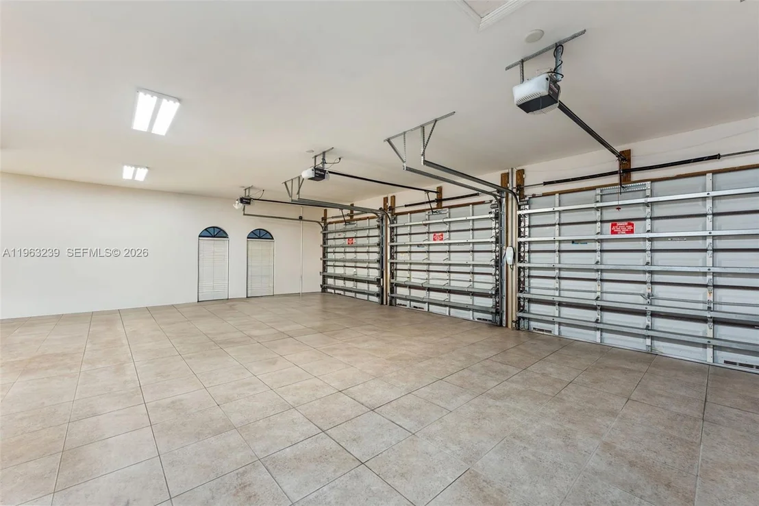 Photo of 11111 Killian Park Rd