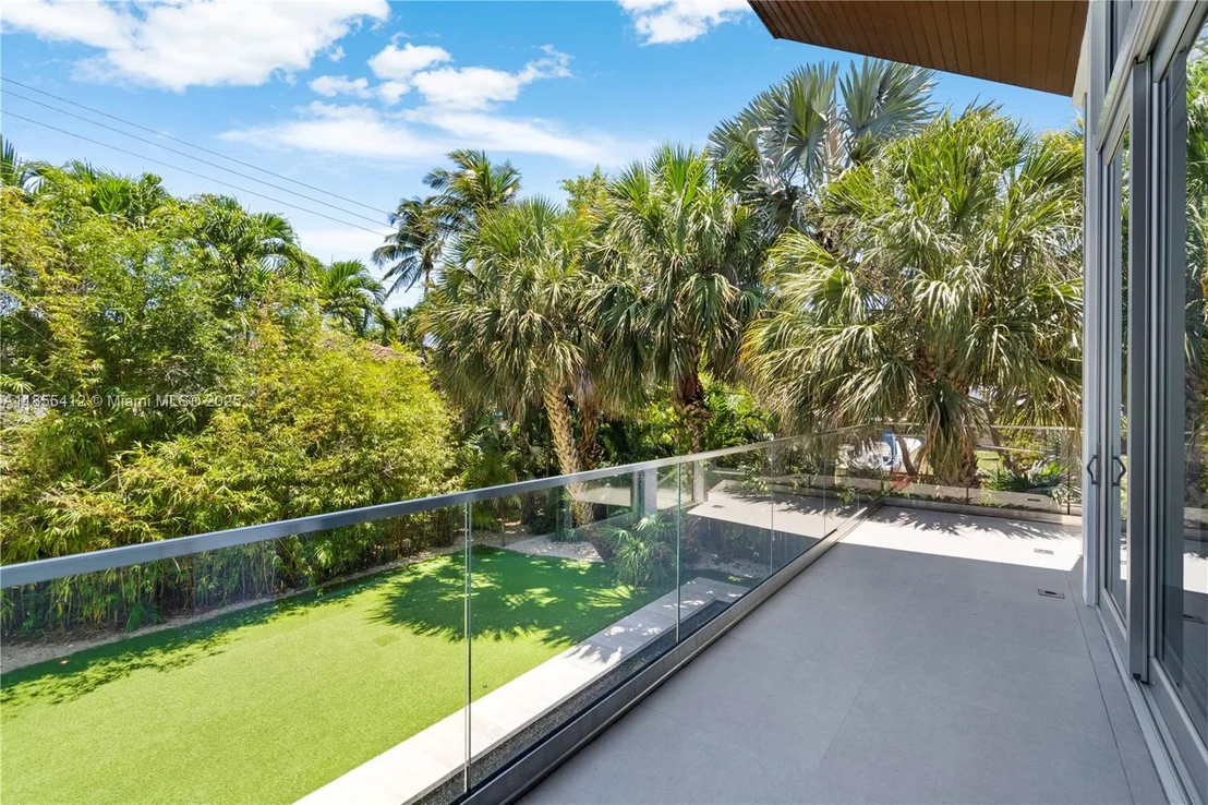 Photo of 545 SABAL PALM