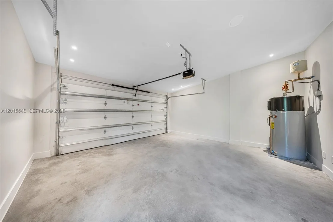 Photo of 72 W Shore Dr W