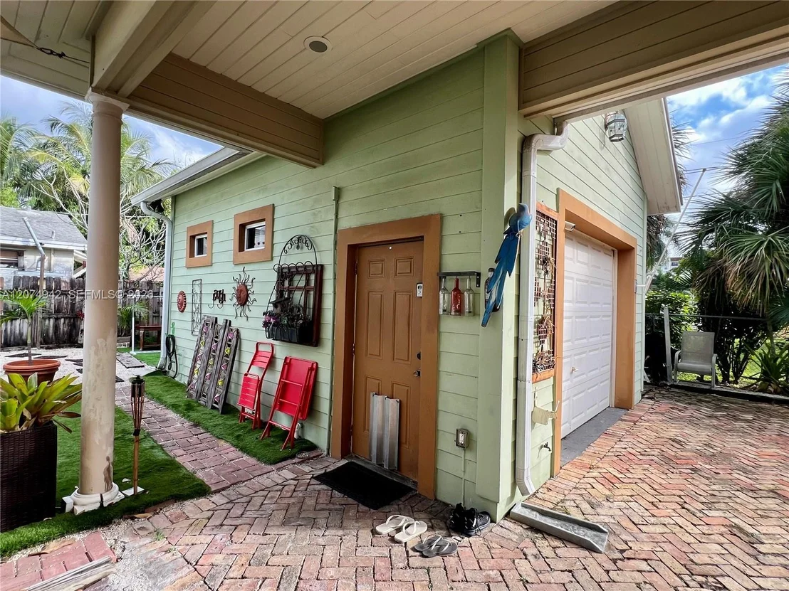 Photo of 400 NE 3rd St