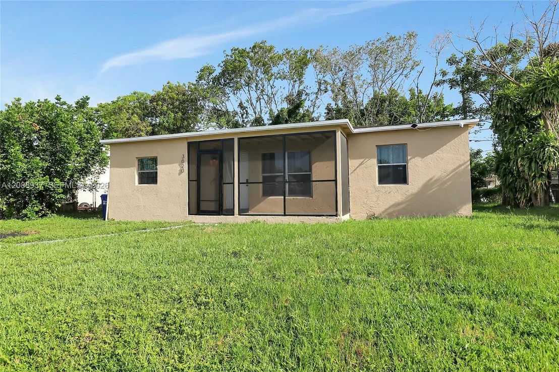 Photo of 3020 NW 7th St