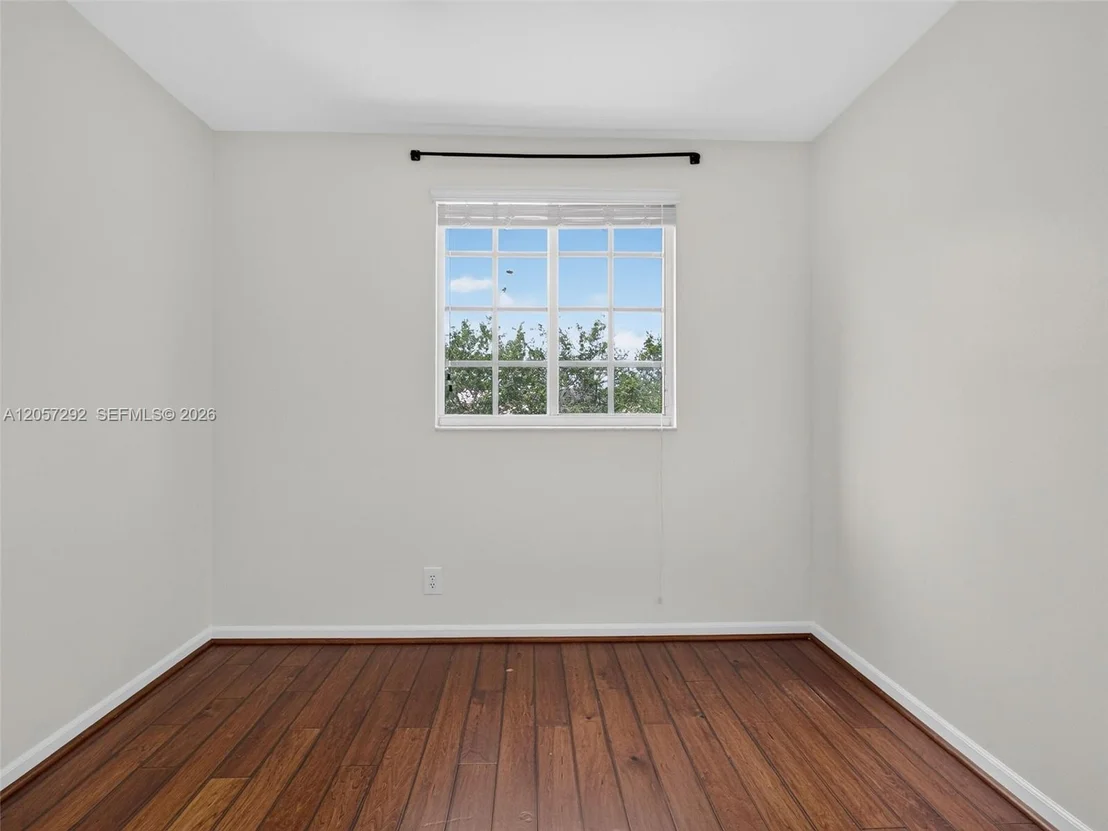 Photo of 1012 Cedar Falls Dr