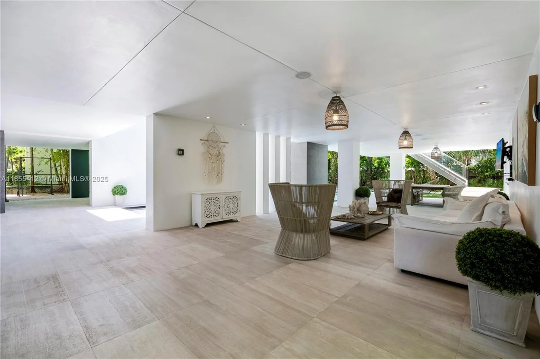 Photo of 545 SABAL PALM