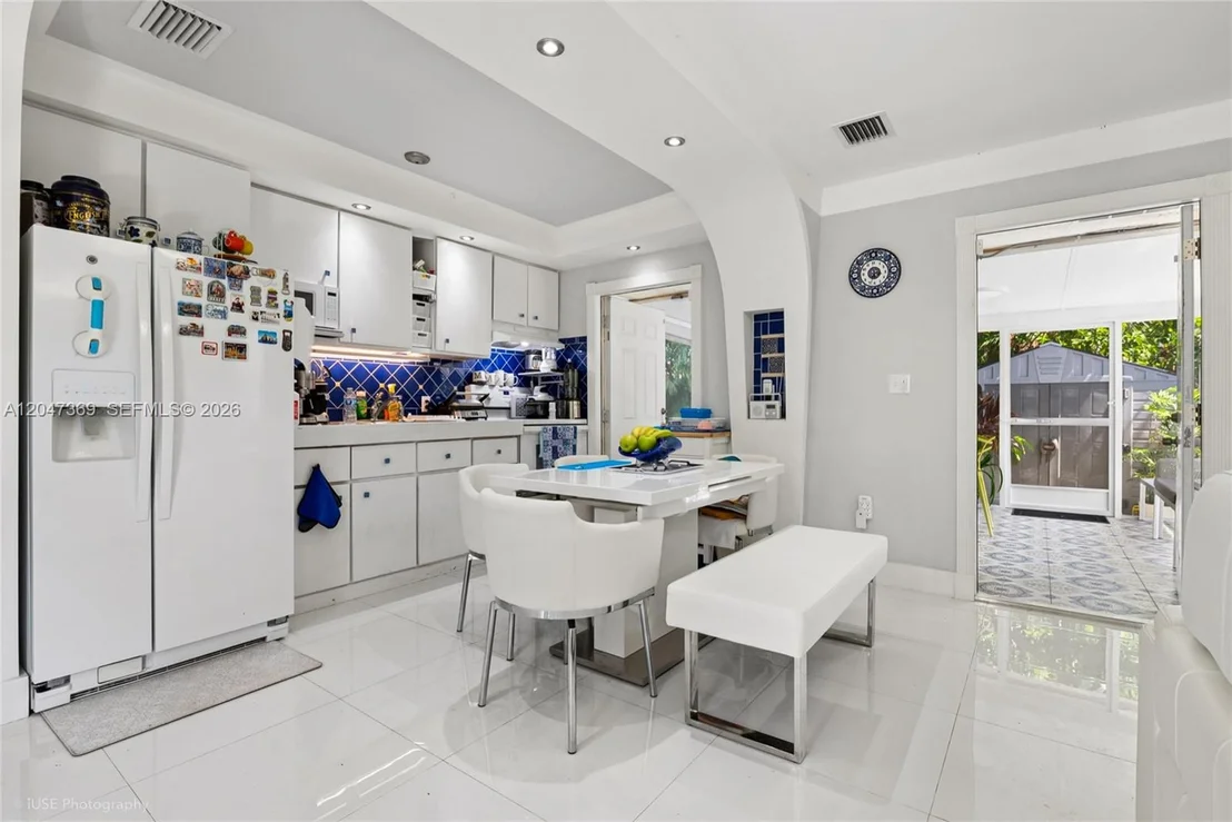 Photo of 3750 Percival Ave