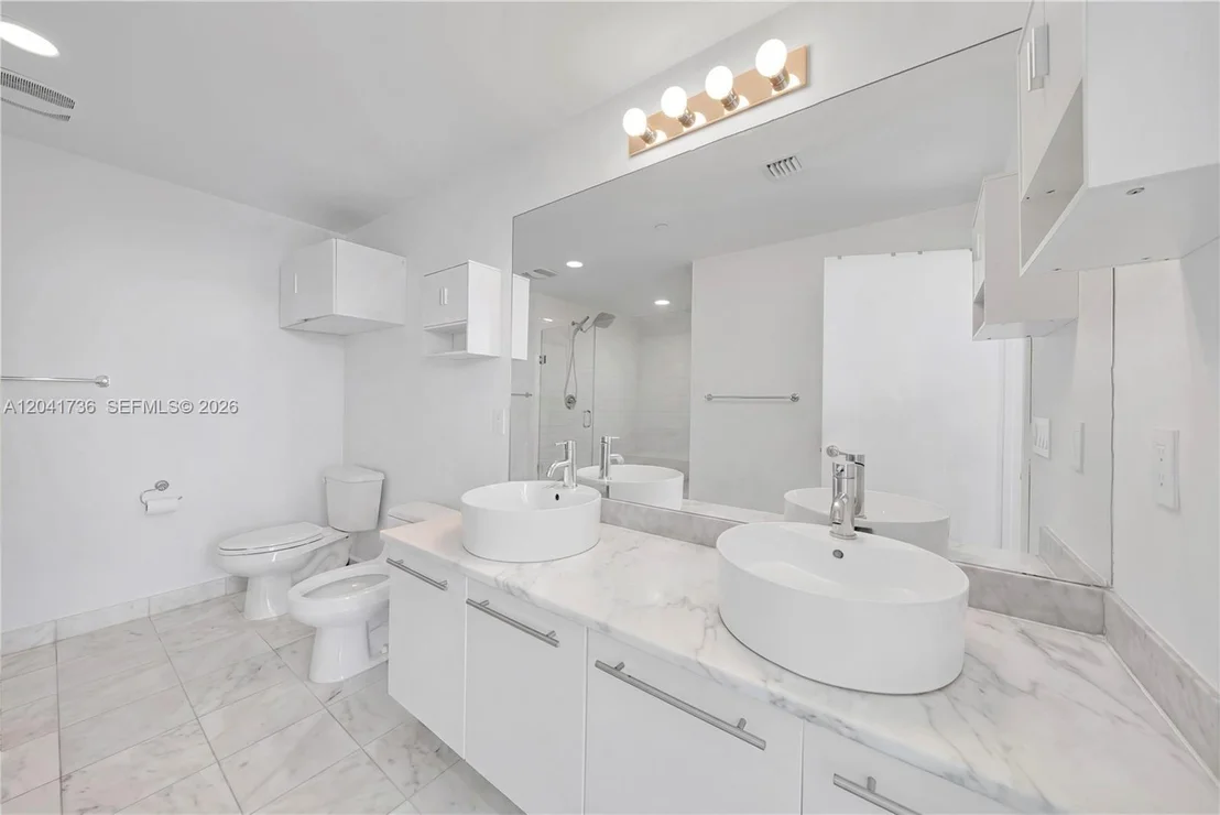Photo of Unit 2101 at 888 Biscayne Blvd