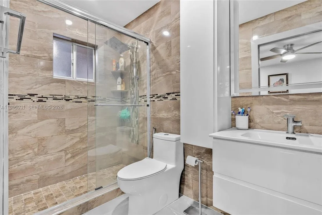 Photo of 3118 W 71st Pl