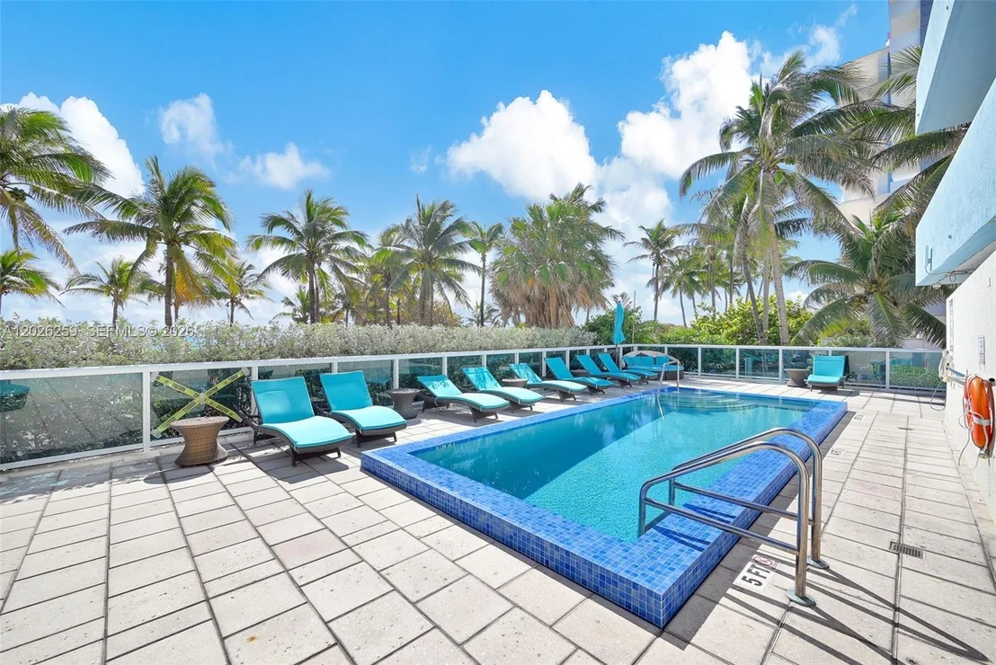 Photo of Unit 821 at 9201 Collins Ave