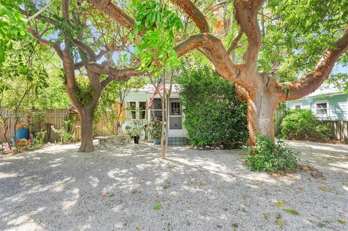 Photo of 140 Tavern Dr