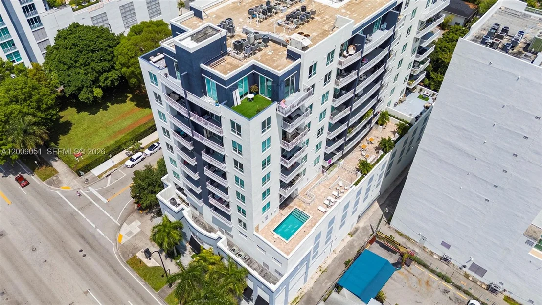 Photo of Unit 802 at 2275 Biscayne Blvd