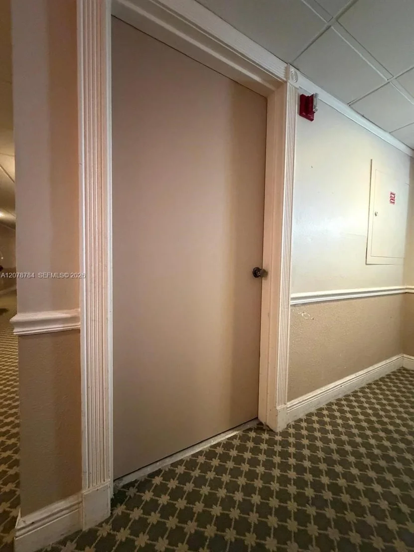 Photo of Unit 5C at 77 Crandon Blvd