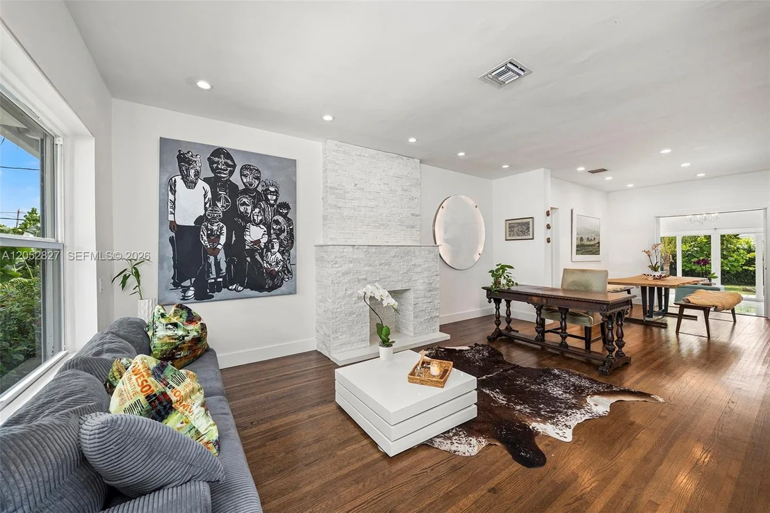 Photo of 9172 Carlyle Ave