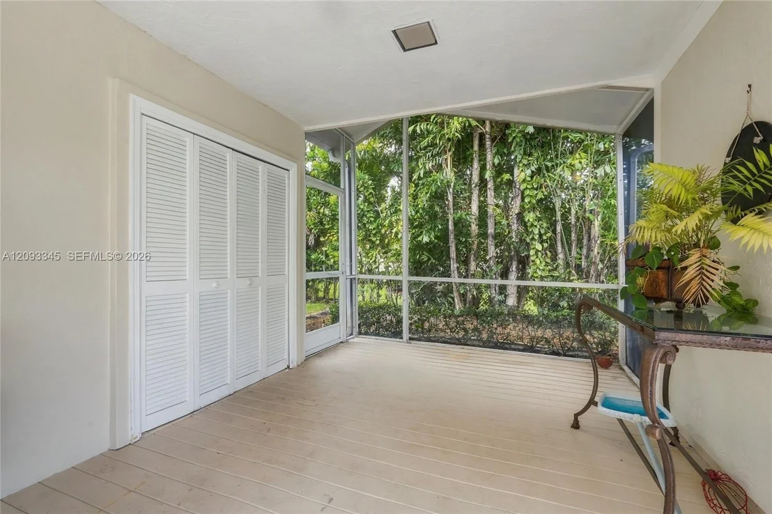 Photo of 444 Glenbrook Dr