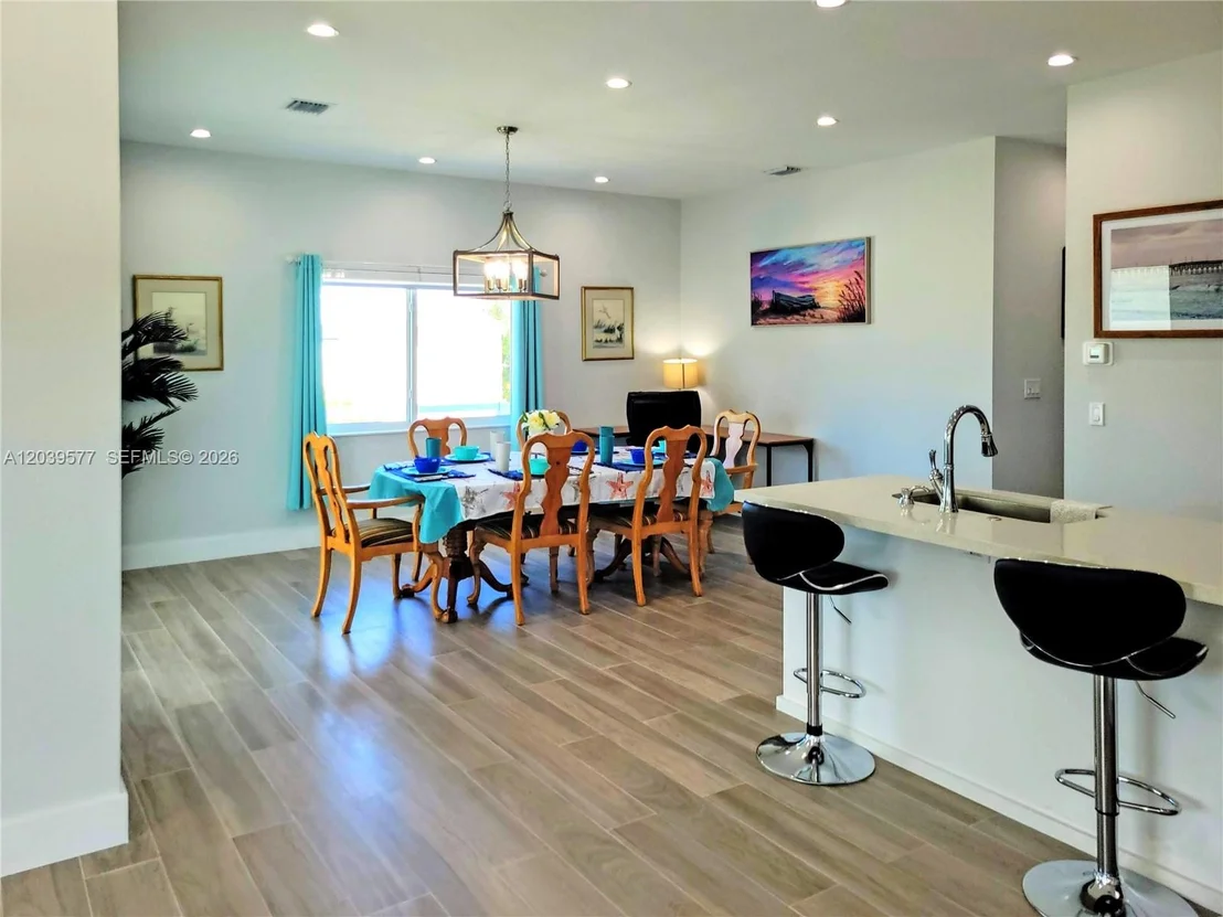 Photo of 554 Gordon Cir