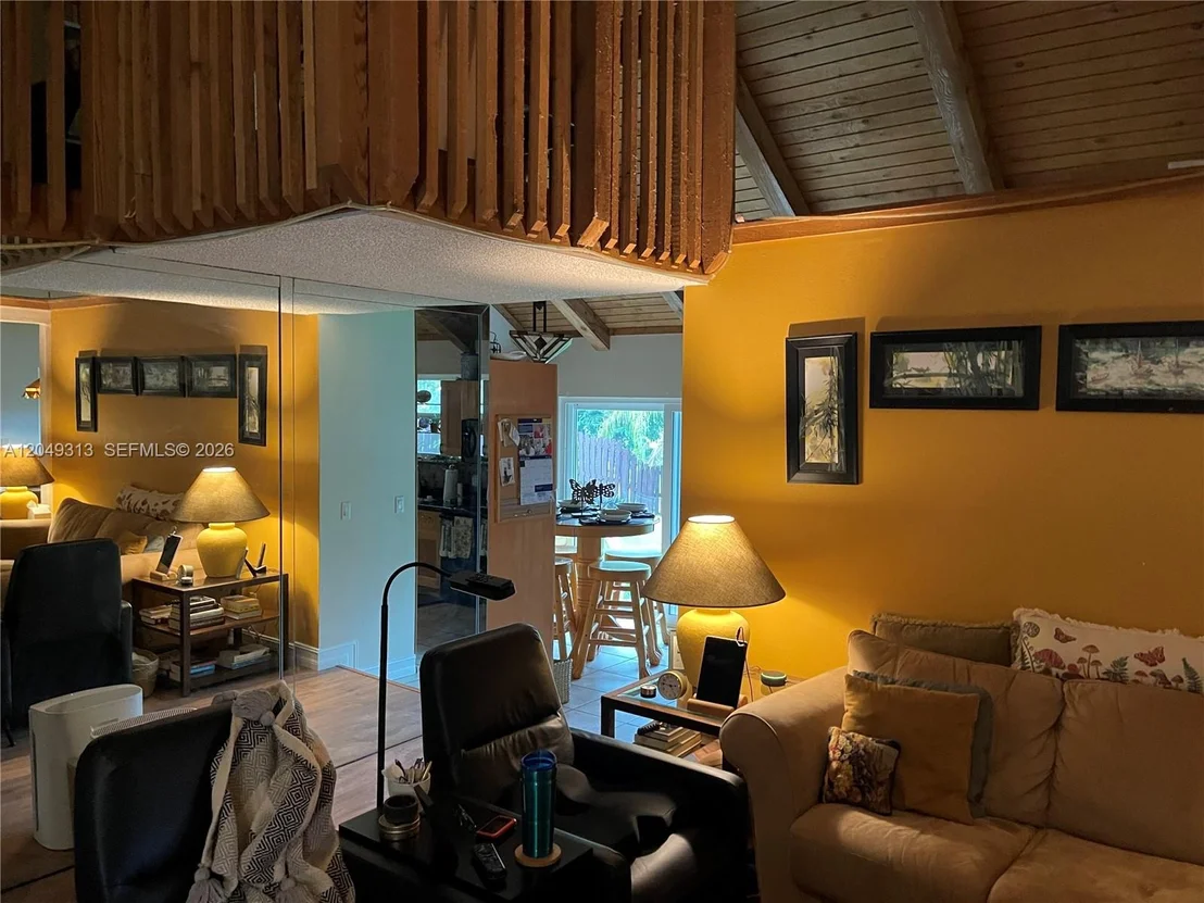 Photo of 2811 Devonwood Ave