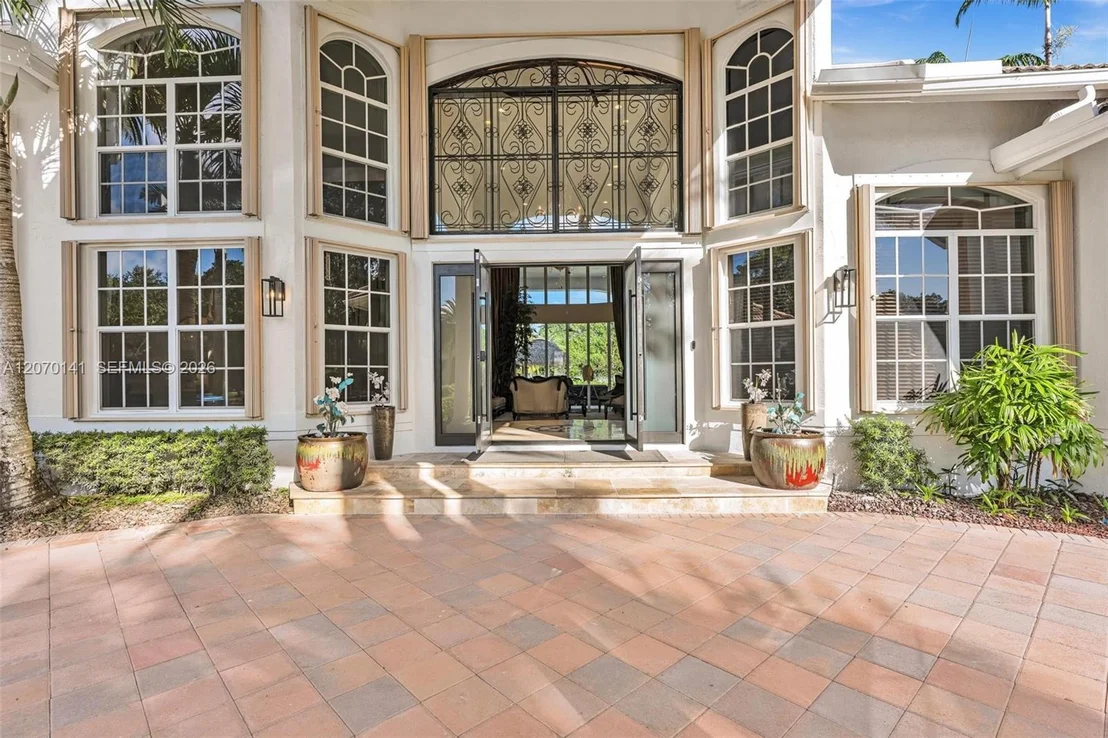 Photo of 3828 Pine Lake Dr