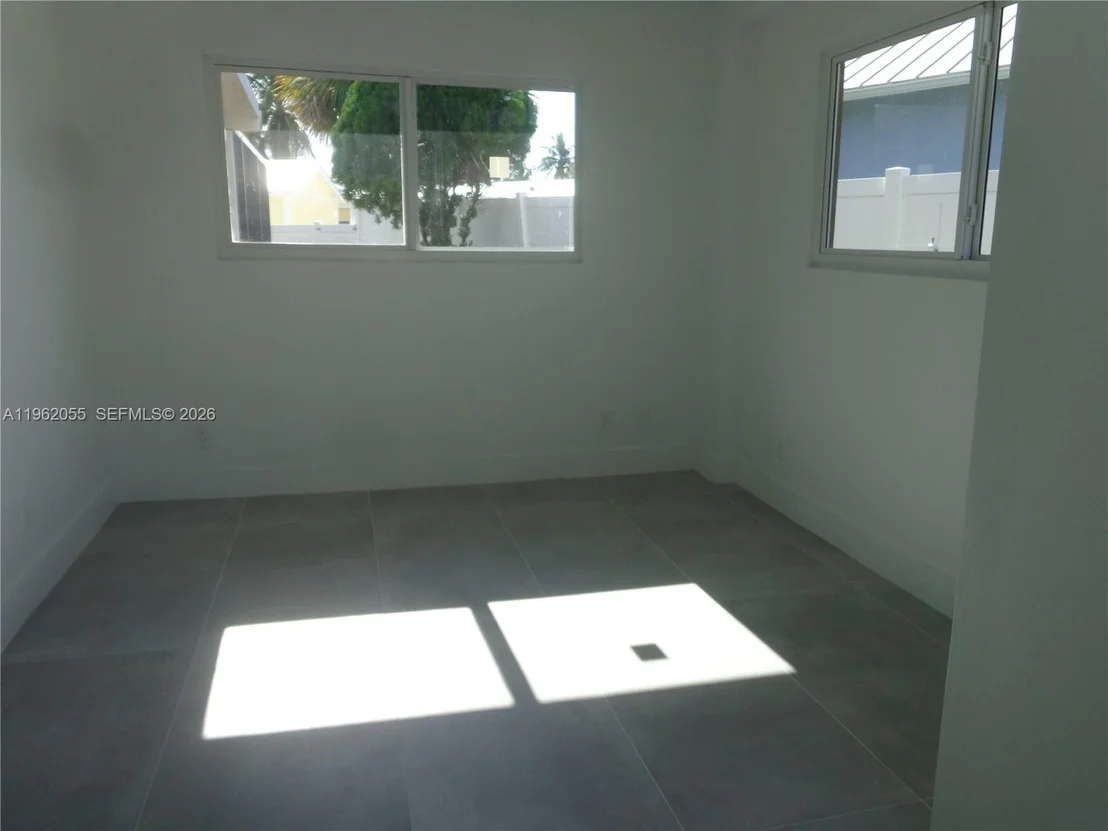 Photo of 1565 Thumb Point Dr