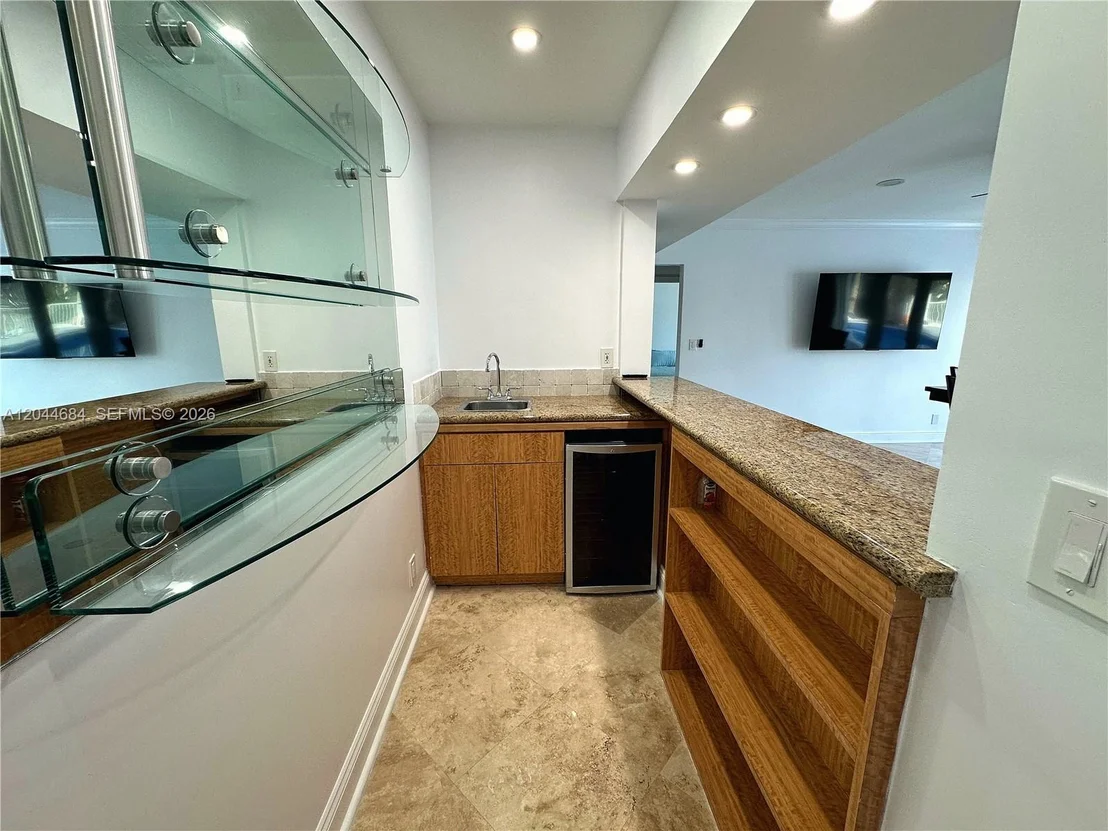 Photo of 2445 SE 8th St