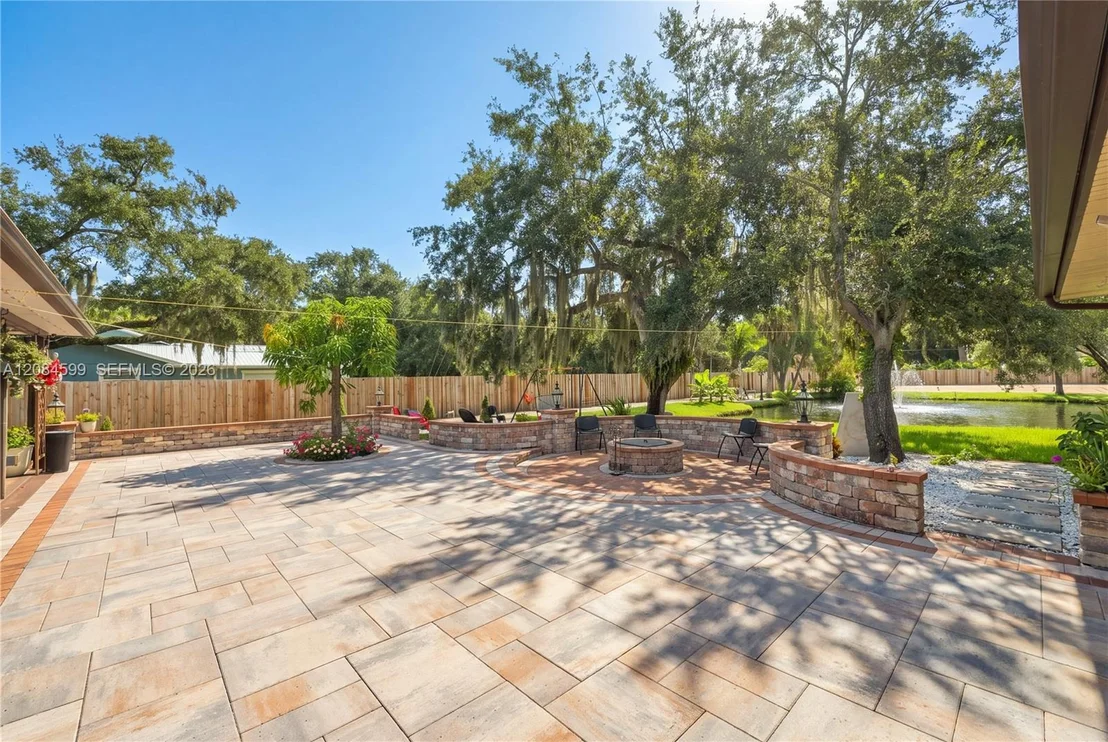 Photo of 1575 HARLOCK RD