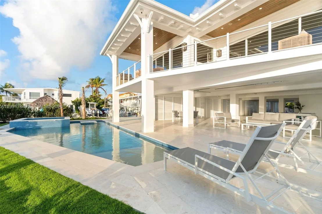 Photo of 1002 Snapper Ln