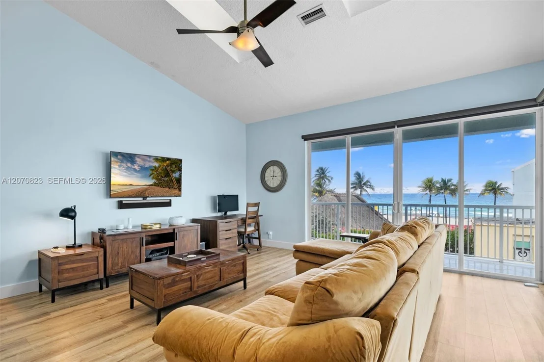 Photo of 311 N N Surf Rd